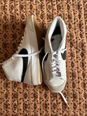 Nike Sneakers size 6Y